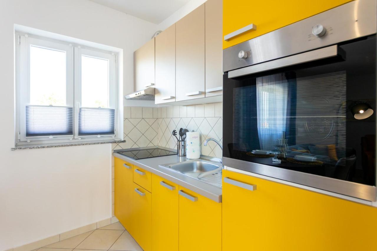 Apartment Demo Malinska Exteriér fotografie
