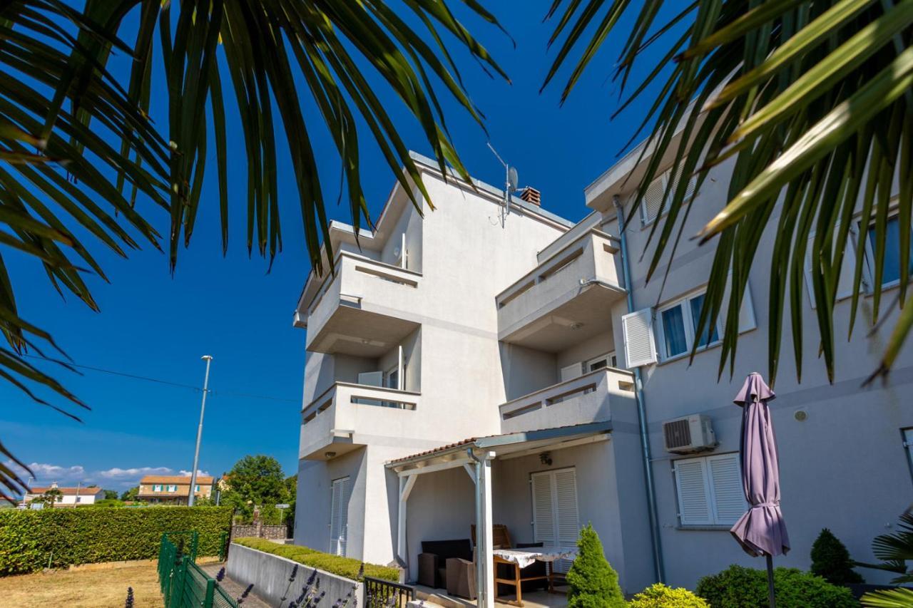 Apartment Demo Malinska Exteriér fotografie