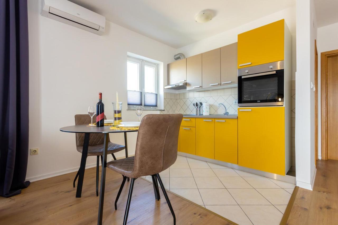 Apartment Demo Malinska Exteriér fotografie